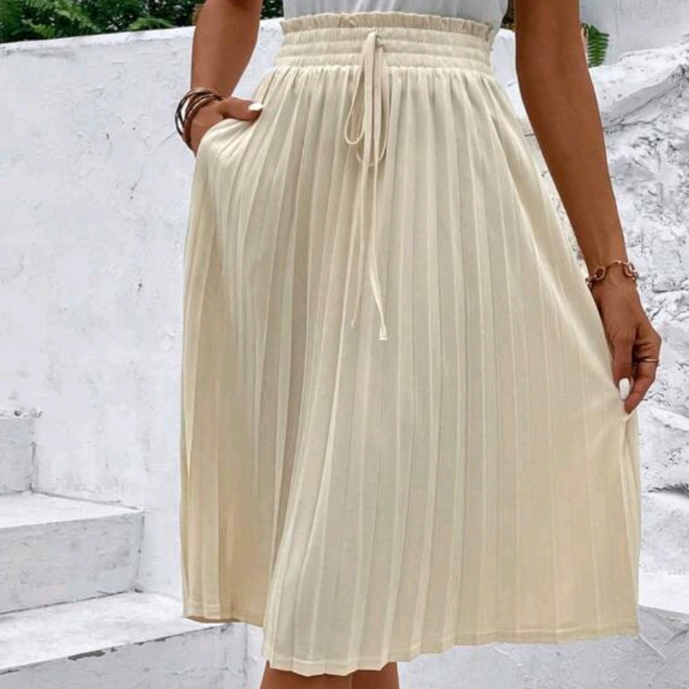 High waist pleated skirt 8/10 (L) NWOT